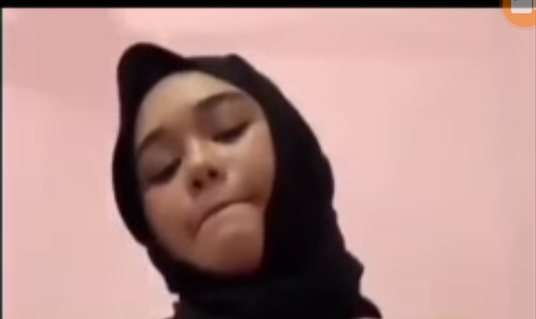 Ukhty Malay Jilbab Pink Xxx Video Download (FULL VIDEO 18+)