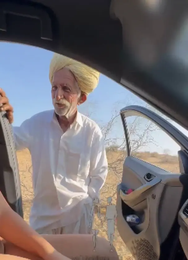 Most Demanding Viral Rajasthani Old Man Xxx Video Pressing Boobs On Road Full Nude (FULL VIDEO 18+)