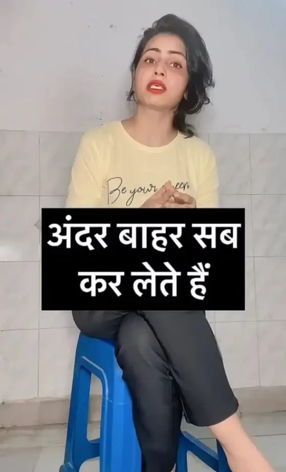 Instagram Famous Indian Sex Advisor Riya Malhotra Exclusive Live Show Teasing Her Tits & Ass Video