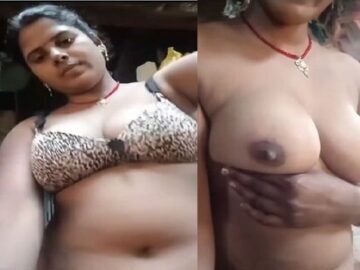 Village bhabhi removes bra and shows big boobs viral MMS