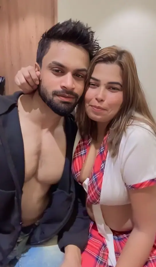 Viral Busty Model Preeti Puneet Porn Video  (FULL VIDEO 18+)